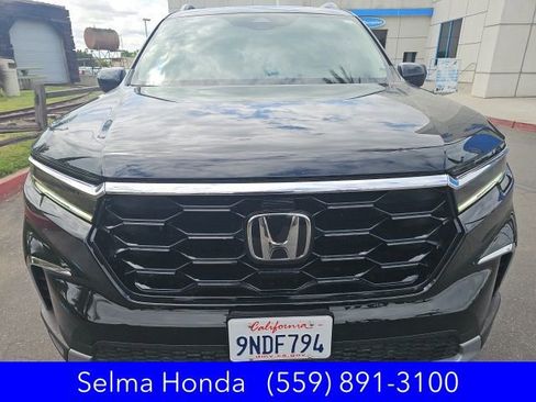 Used 2025 Honda Pilot Touring image 6