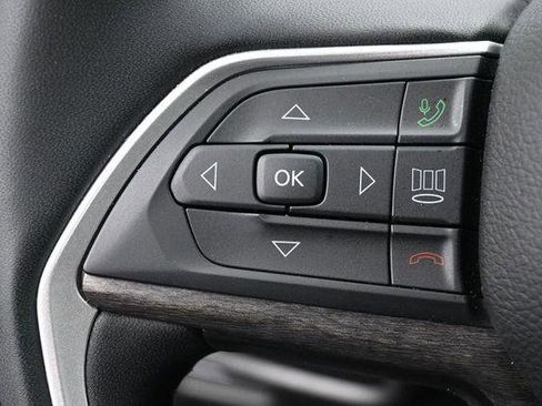 Used 2024 Jeep Grand Cherokee Limited AWD/4WD image 18