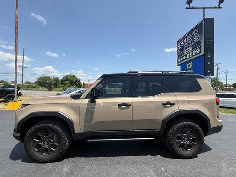 Used 2024 Lexus GX 550 AWD/4WD image 7