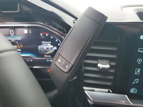 Used 2025 Chevrolet Silverado 2500 High Country w/ Technology Package image 37