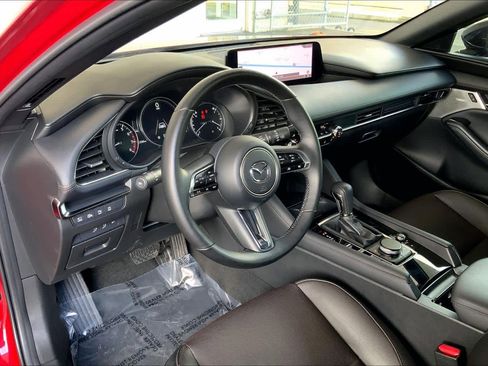 Used 2024 MAZDA MAZDA3 Hatchback w/Premium Plus Pkg image 18