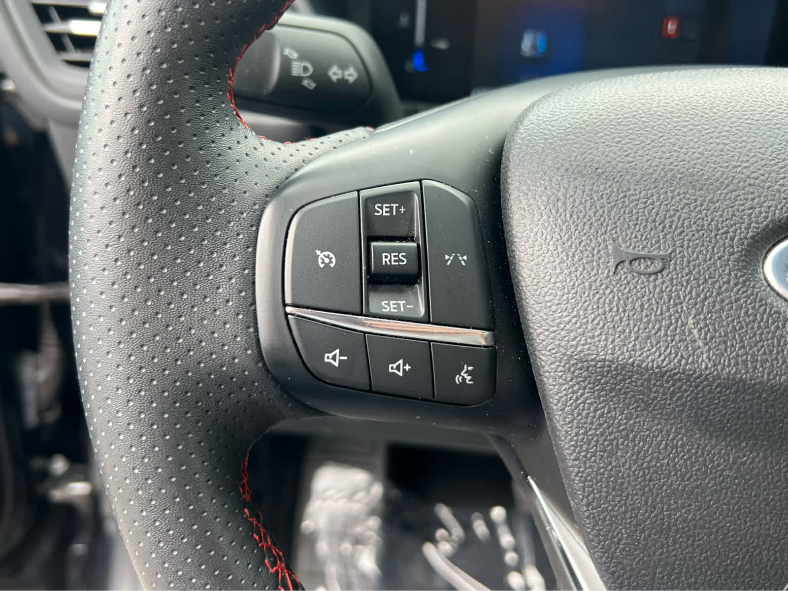 Used 2025 Ford Escape ST-Line Select AWD/4WD image 32