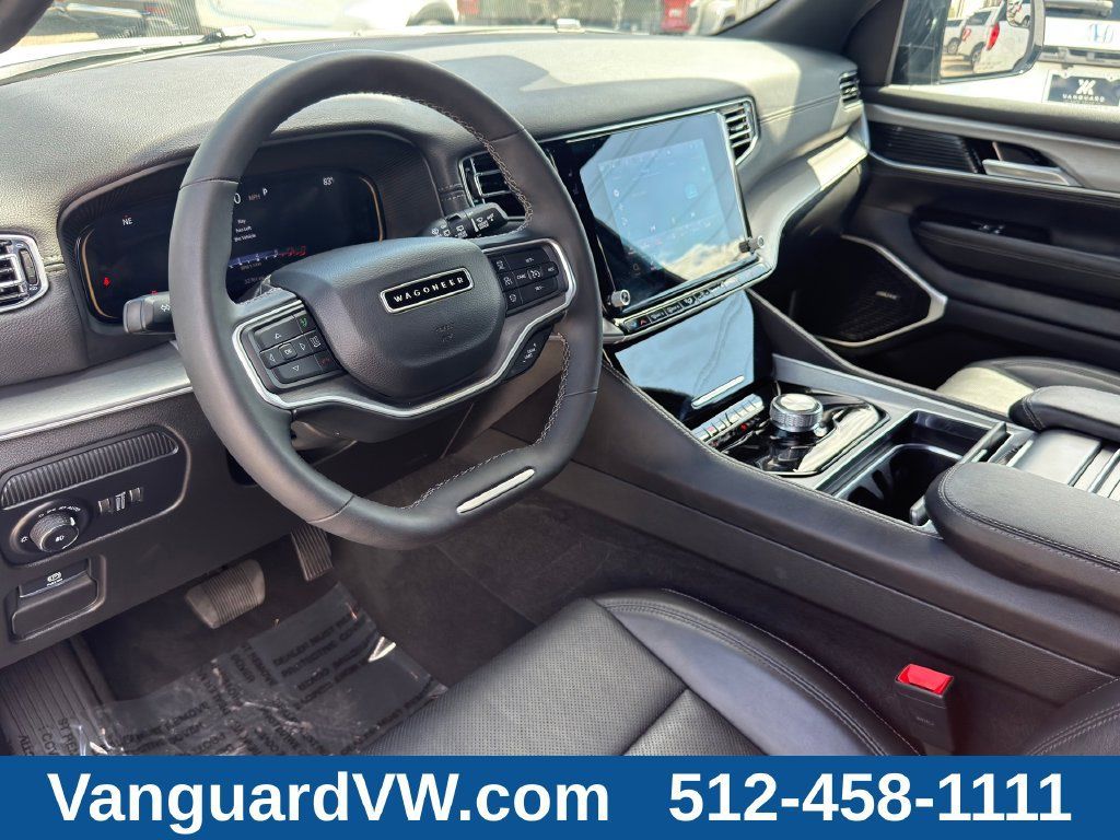Used 2025 Jeep Wagoneer Series II RWD image 10