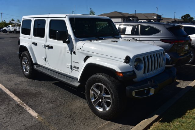 Used 2018 Jeep Wrangler Unlimited Sahara AWD/4WD image 2