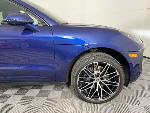 Certified 2026 Porsche Macan AWD/4WD image 12