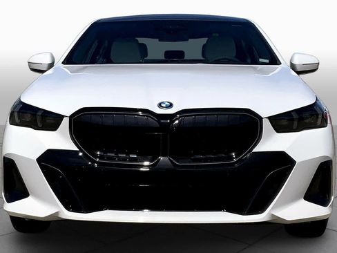 New 2026 BMW 550e xDrive AWD/4WD image 3
