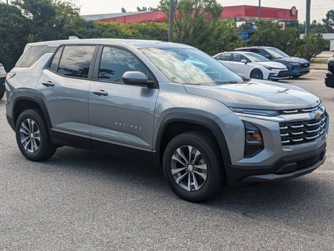 New 2026 Chevrolet Equinox LT image 2