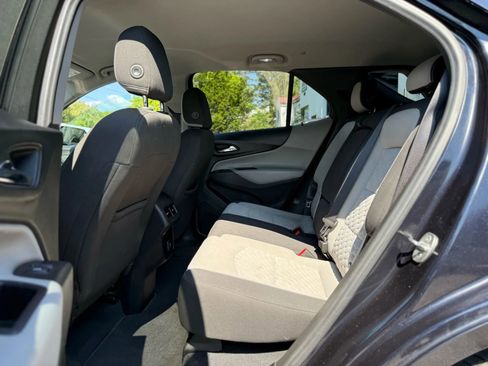 Used 2020 Chevrolet Equinox LS w/ LS Convenience Package image 24