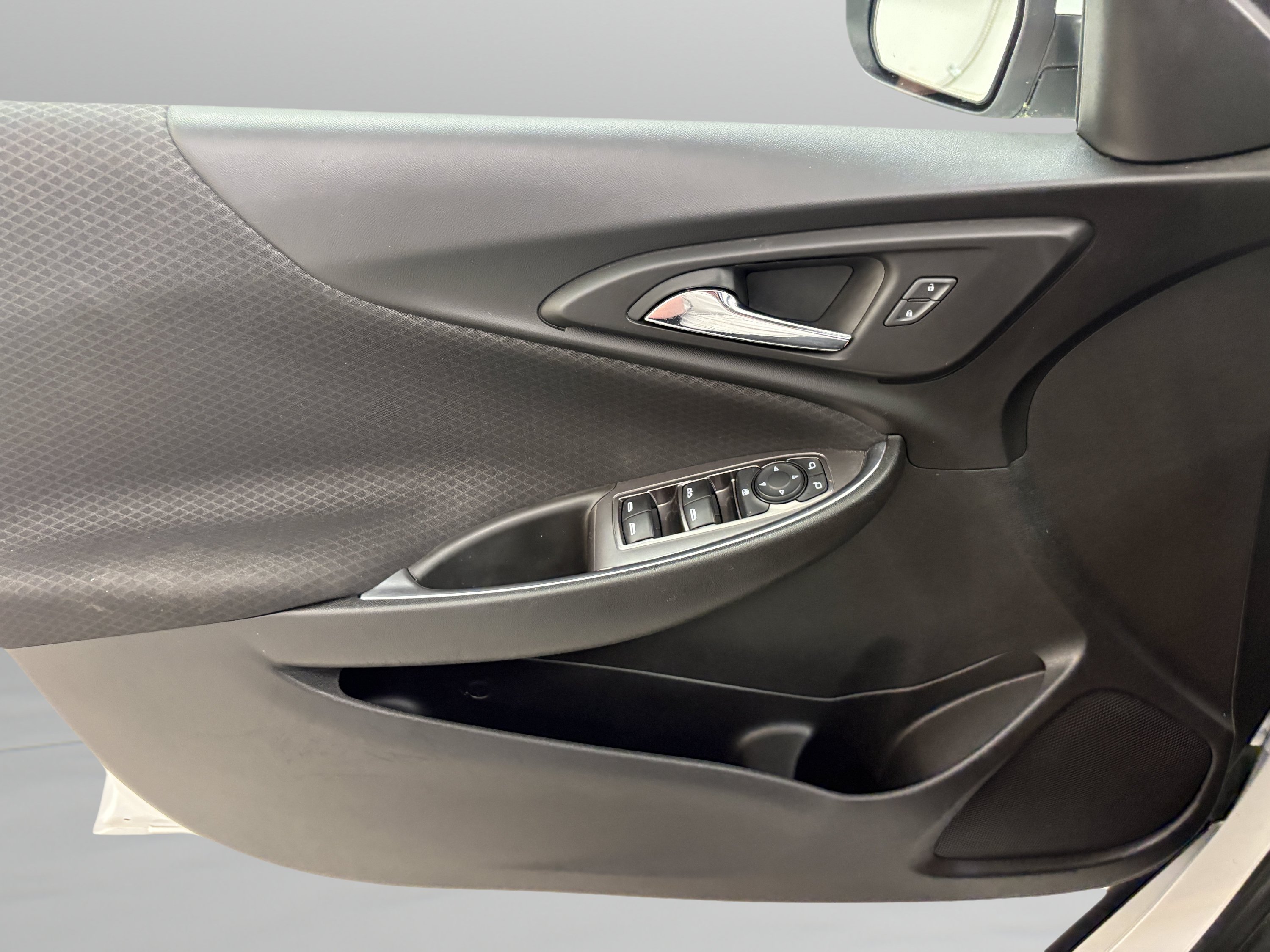 Used 2019 Chevrolet Malibu LT FWD image 23