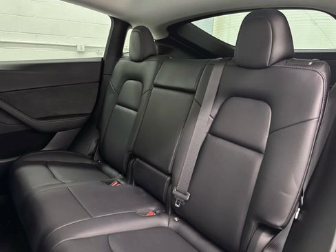 Used 2022 Tesla Model Y Performance image 16