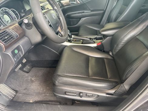 Used 2017 Honda Accord EX-L image 6