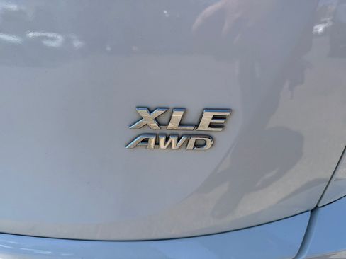 Used 2016 Toyota RAV4 XLE AWD/4WD image 23