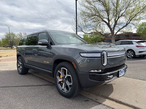 Used 2024 Rivian R1S Adventure AWD/4WD image 7