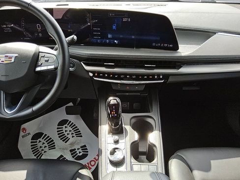 Used 2025 Cadillac XT4 Premium Luxury FWD image 11