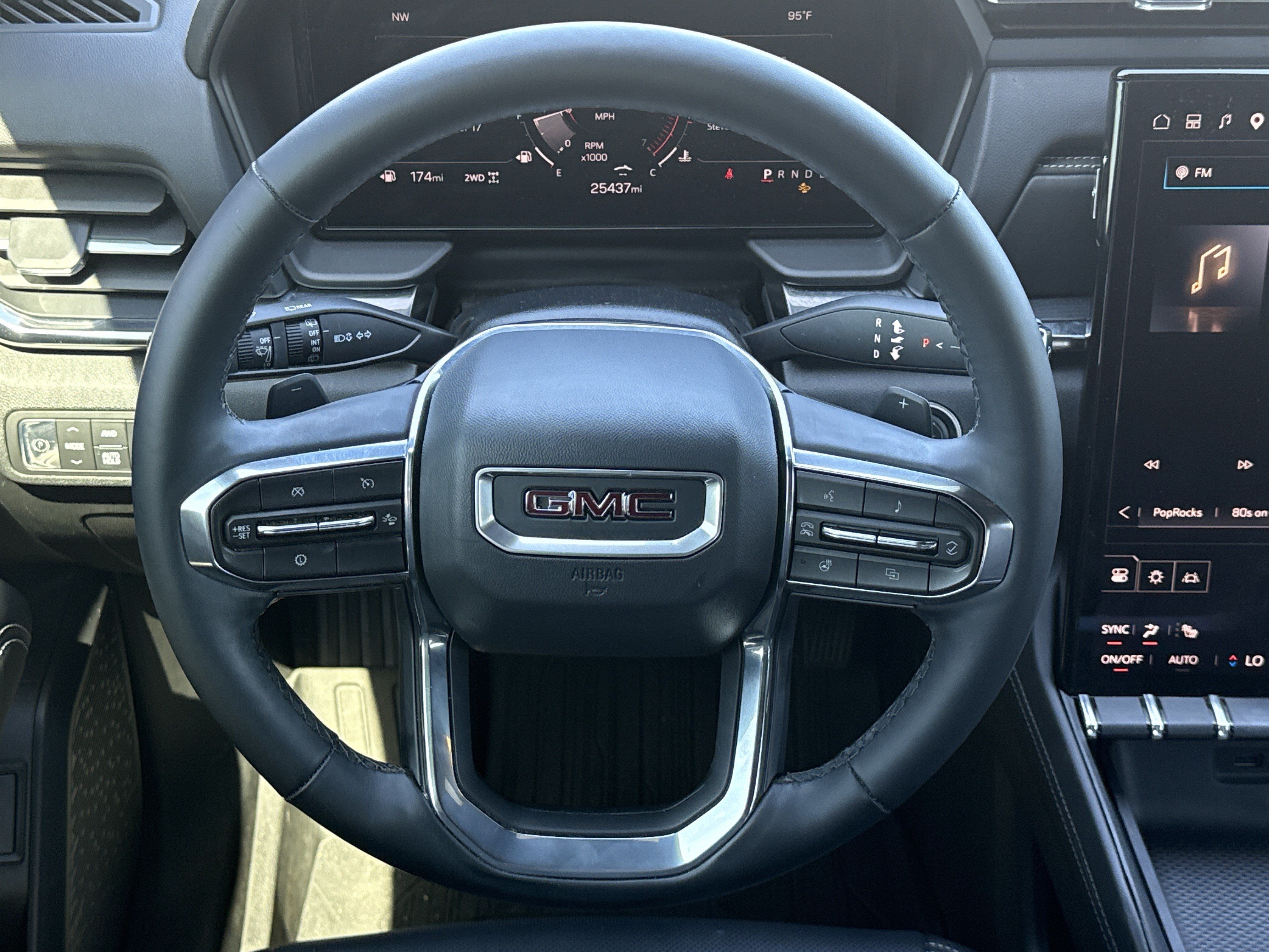 Used 2025 GMC Terrain Elevation w/ Elevation Premium Package AWD/4WD image 18