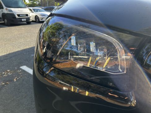 Used 2023 Mercedes-Benz GLS 450 4MATIC image 12