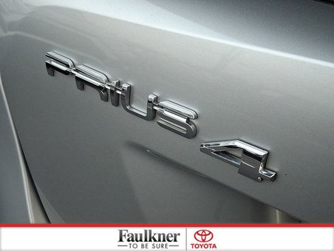 Certified 2018 Toyota Prius Four image 30