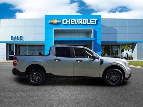 Used 2022 Ford Maverick XLT FWD image 2