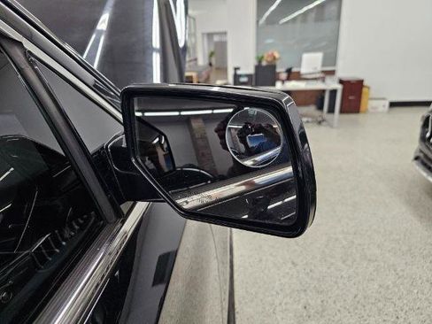 Used 2018 Chevrolet Tahoe LT AWD/4WD image 38