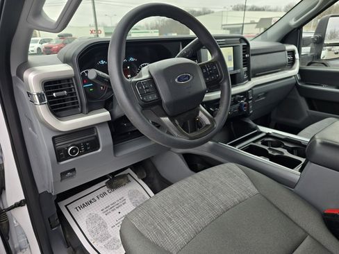 Used 2025 Ford F350 XLT image 19
