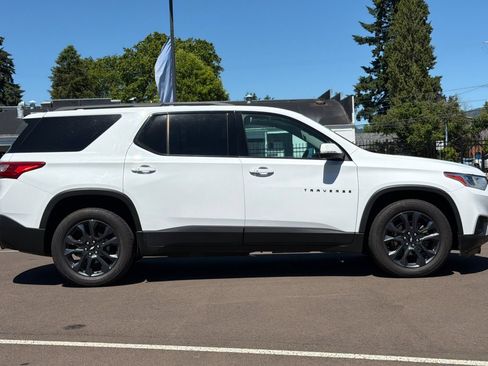 Used 2021 Chevrolet Traverse RS w/ LPO, Floor Liner Package AWD/4WD image 3