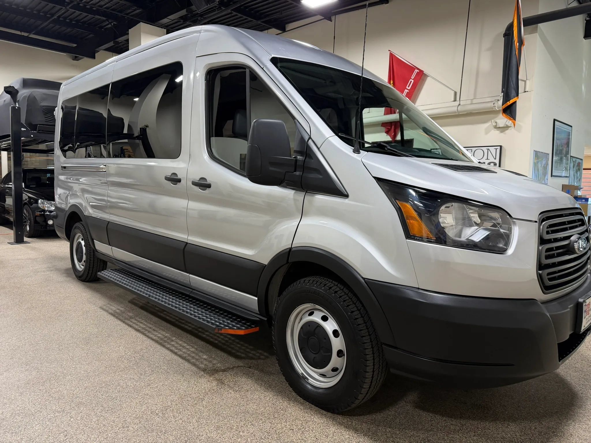 Used 2019 Ford Transit 250 148 Medium Roof RWD image 15