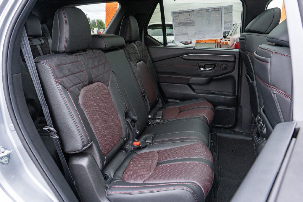 New 2026 Honda Pilot Black Edition image 16