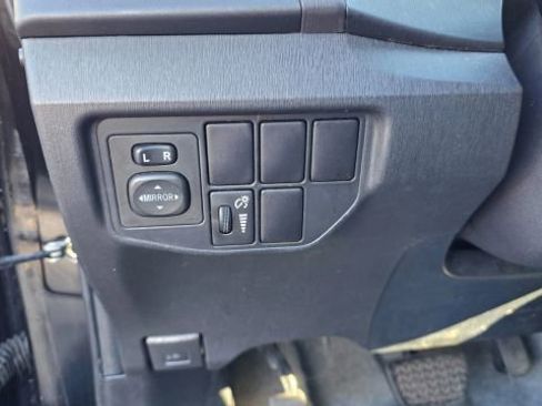 Used 2014 Toyota Prius Four image 23