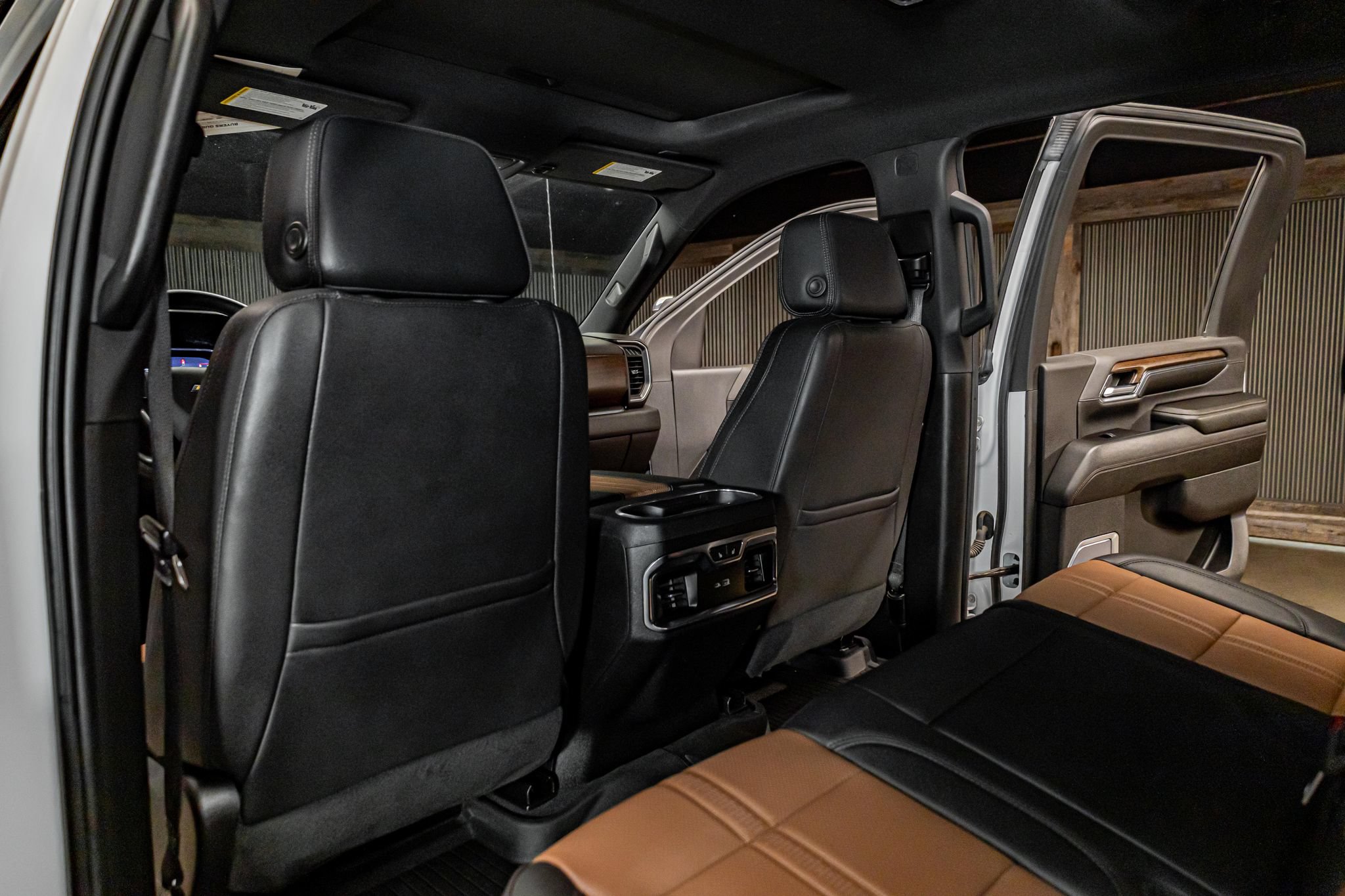 Used 2024 Chevrolet Silverado 2500 High Country w/ High Country Premium Package AWD/4WD image 27