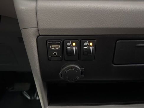 Used 2017 Toyota Sienna XLE w/ XLE Navigation Package image 27