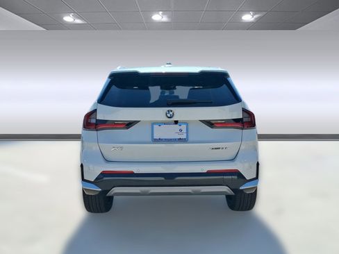 Used 2025 BMW X1 xDrive28i w/ Premium Package image 10