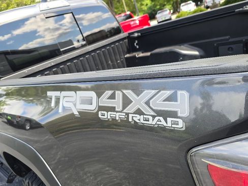 Used 2021 Toyota Tacoma TRD Off-Road image 9