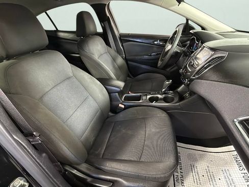 Used 2017 Chevrolet Cruze LT w/ Convenience Package FWD image 29