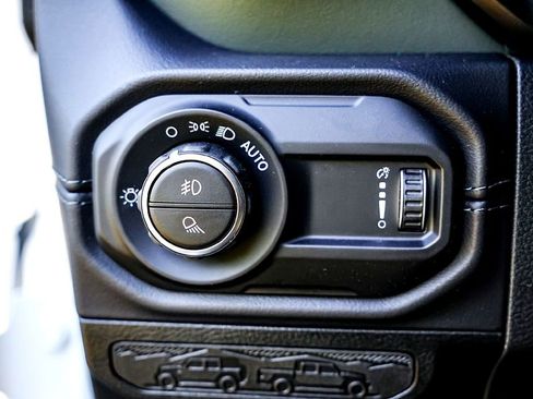 New 2025 Jeep Gladiator Mojave w/ Convenience Group image 24