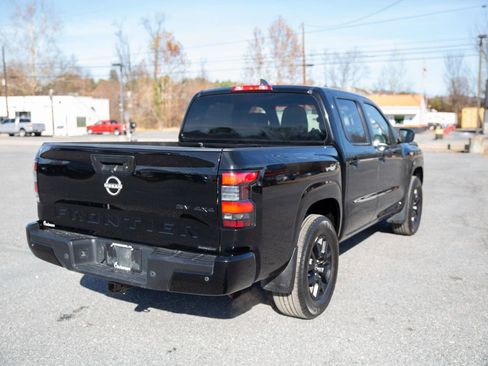 Used 2023 Nissan Frontier SV w/ Midnight Edition Package image 3