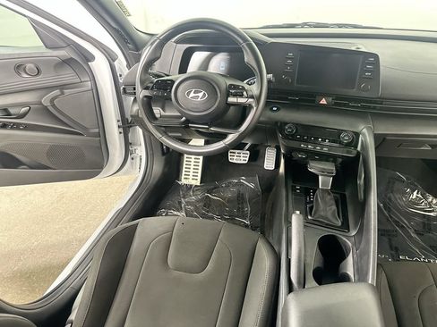 Used 2025 Hyundai Elantra Sport FWD image 18