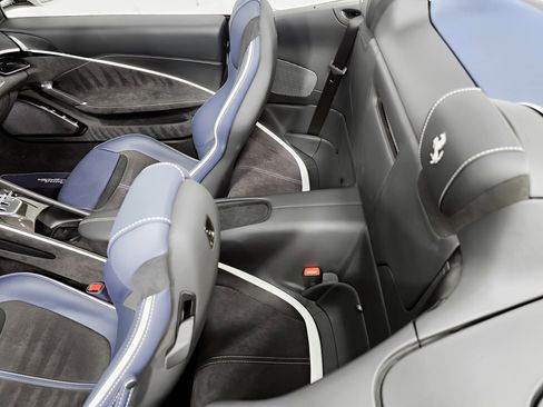 Used 2025 Ferrari Roma Spider RWD image 38