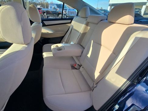 Used 2018 Subaru Legacy 2.5i Premium image 9