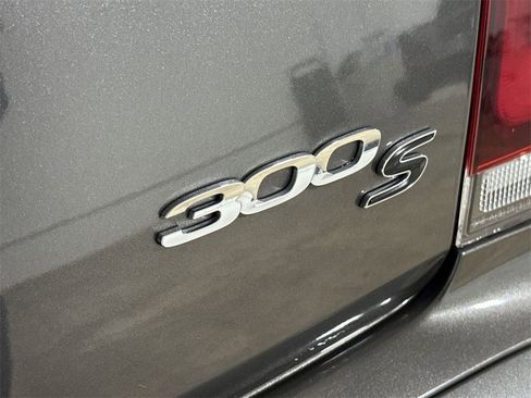 Used 2019 Chrysler 300 S image 25