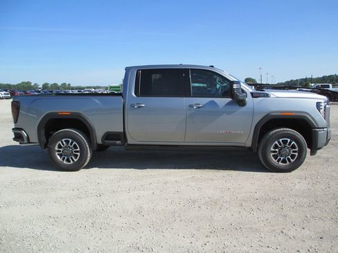 New 2026 GMC Sierra 2500 AT4 w/ AT4 Premium Plus Package AWD/4WD image 3