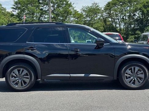 Used 2024 Nissan Pathfinder SV AWD/4WD image 5