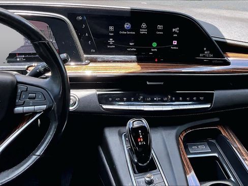 Used 2021 Cadillac Escalade Premium Luxury RWD image 7