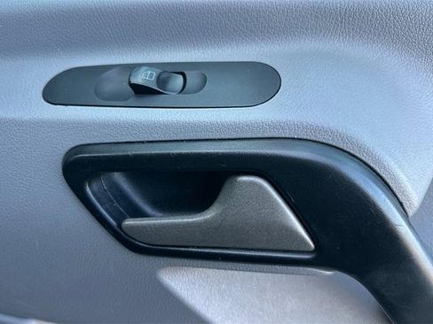 Used 2016 Mercedes-Benz Sprinter 2500 image 20