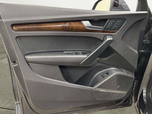 Used 2018 Audi Q5 2.0T Premium Plus w/ Premium Plus Package image 11