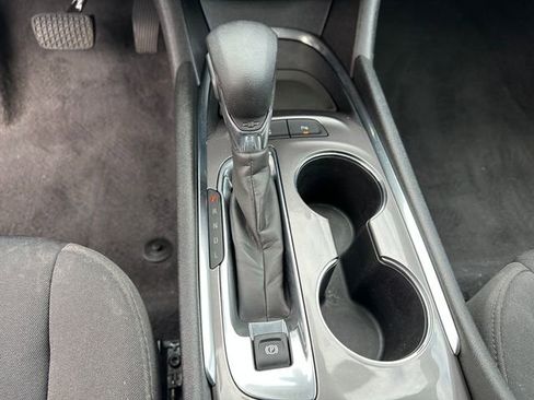 Used 2022 Chevrolet Malibu LT image 19