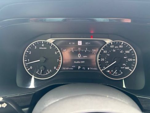 Used 2022 Nissan Pathfinder SL AWD/4WD image 23