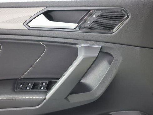 Used 2022 Volkswagen Tiguan SE image 22