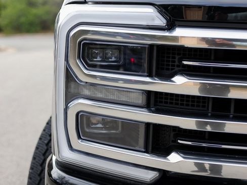 Used 2024 Ford F250 Limited image 12