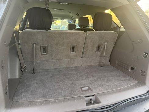 Used 2020 Chevrolet Traverse LT image 19