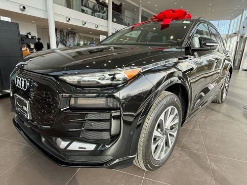 Certified 2025 Audi Q6 e-tron Premium w/ Convenience Package image 7